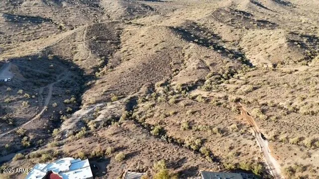 a view of a dry field