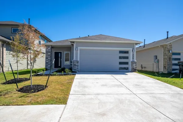 $1,800 | 225 New Hampton Way, San Marcos, TX 78666