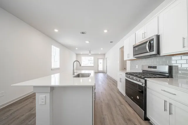 $1,800 | 225 New Hampton Way, San Marcos, TX 78666