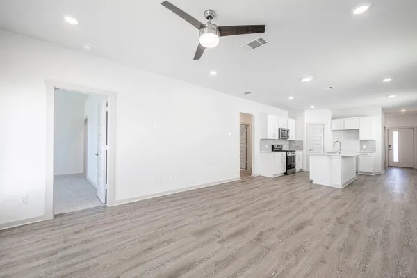 $1,800 | 225 New Hampton Way, San Marcos, TX 78666