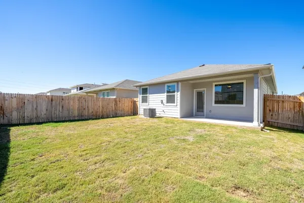 $1,800 | 225 New Hampton Way, San Marcos, TX 78666