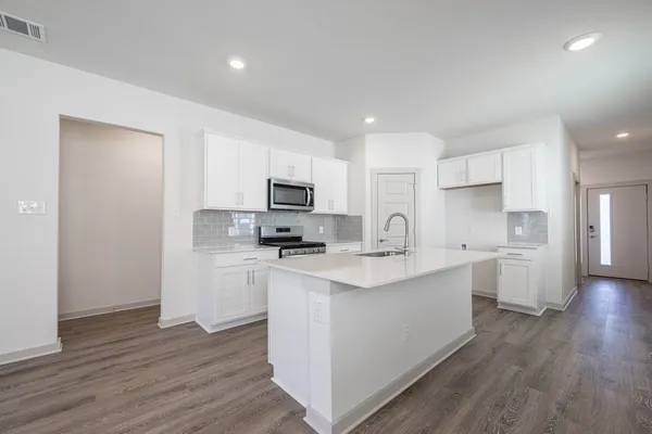 $1,800 | 225 New Hampton Way, San Marcos, TX 78666