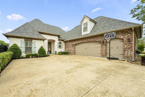 $665,000 | 4122 Oleander Drive, Lake Charles, LA 70605