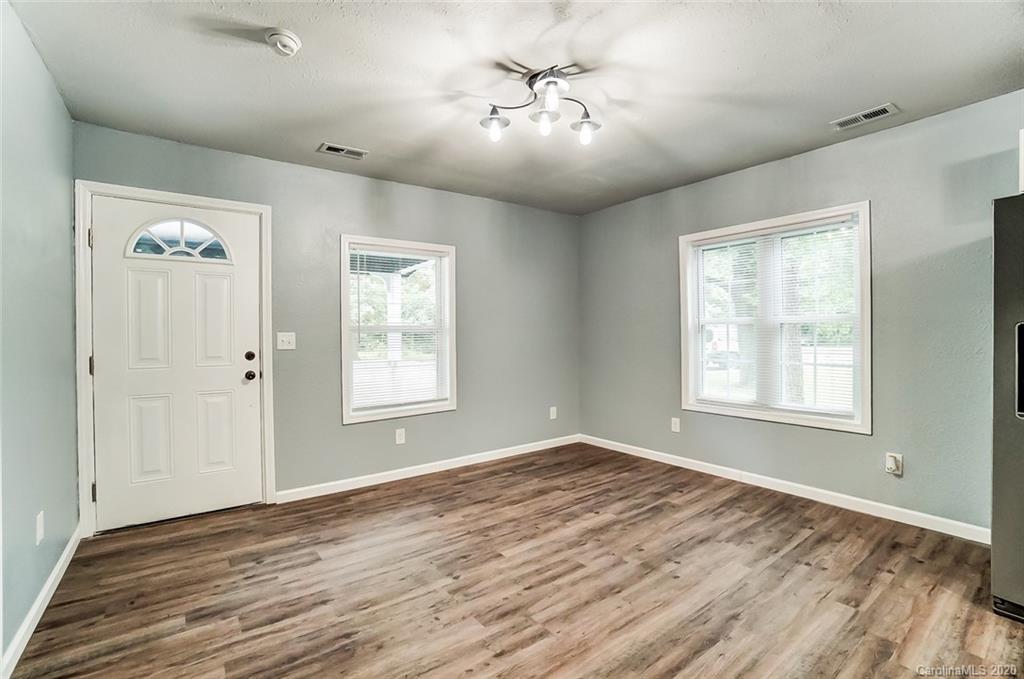 113 Mobley Street Clover, SC 29710 - Photo 4 of 24 Gallery Image 4