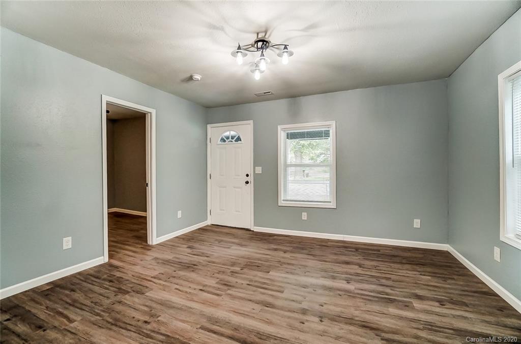 113 Mobley Street Clover, SC 29710 - Photo 5 of 24 Gallery Image 5