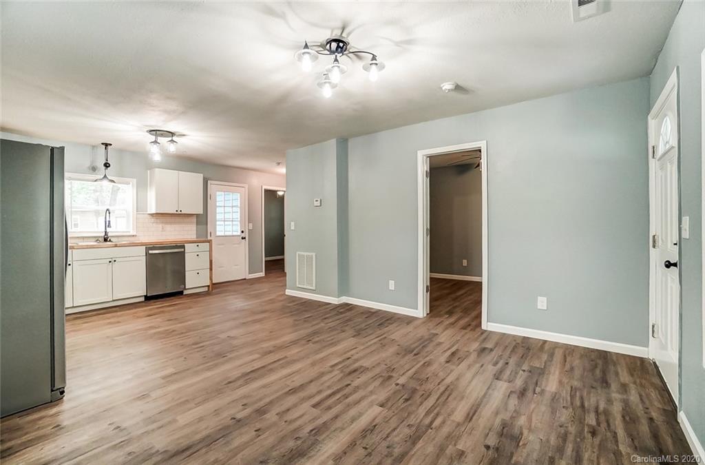 113 Mobley Street Clover, SC 29710 - Photo 6 of 24 Gallery Image 6