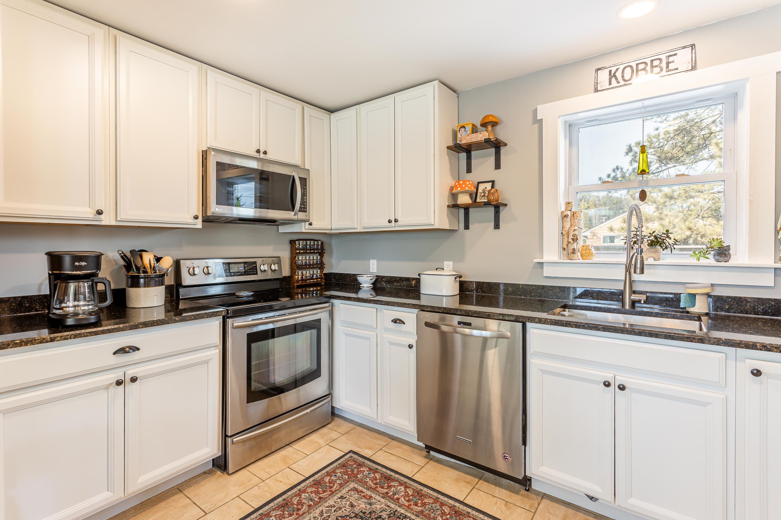 3247 West Proctor Road Rutland Town, VT 05765 - Photo 6 of 38