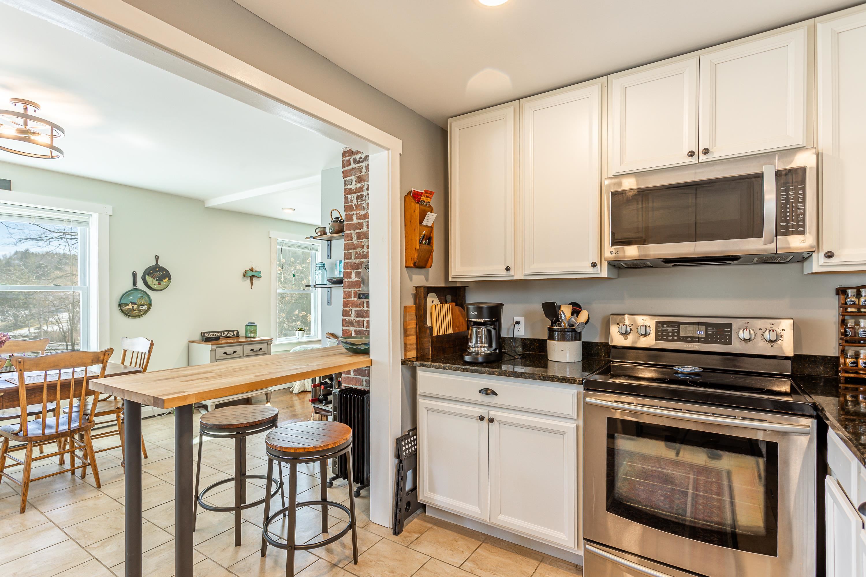 3247 West Proctor Road Rutland Town, VT 05765 - Photo 7 of 38