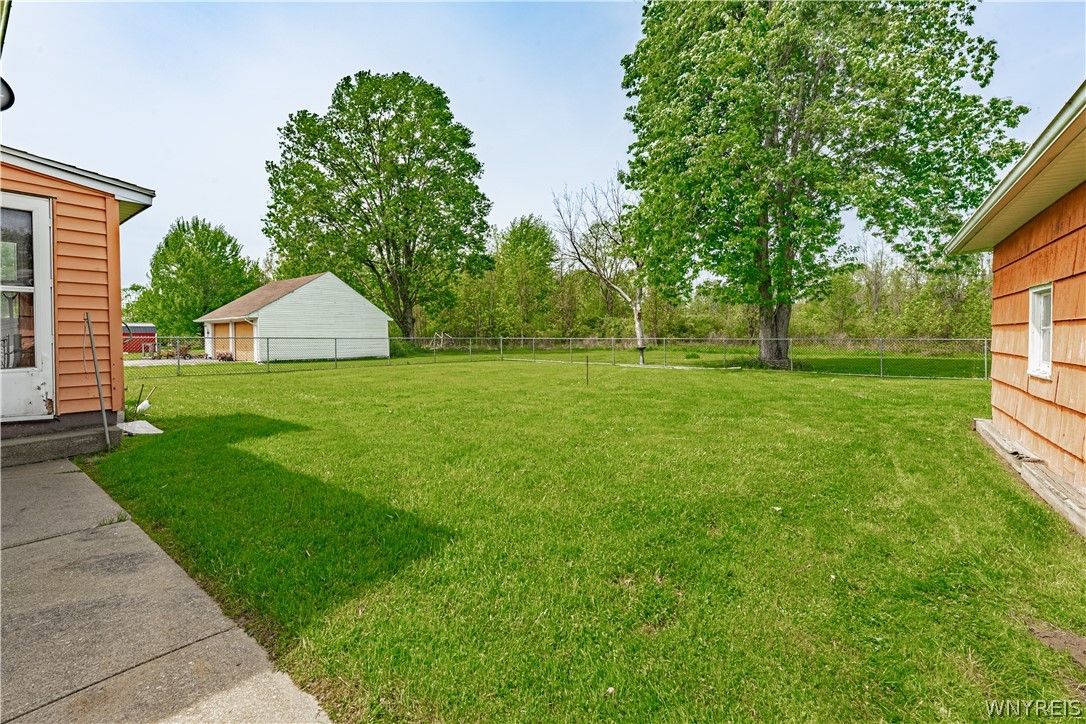 7132 Nash Road Wheatfield, NY 14120 - Photo 8 of 41