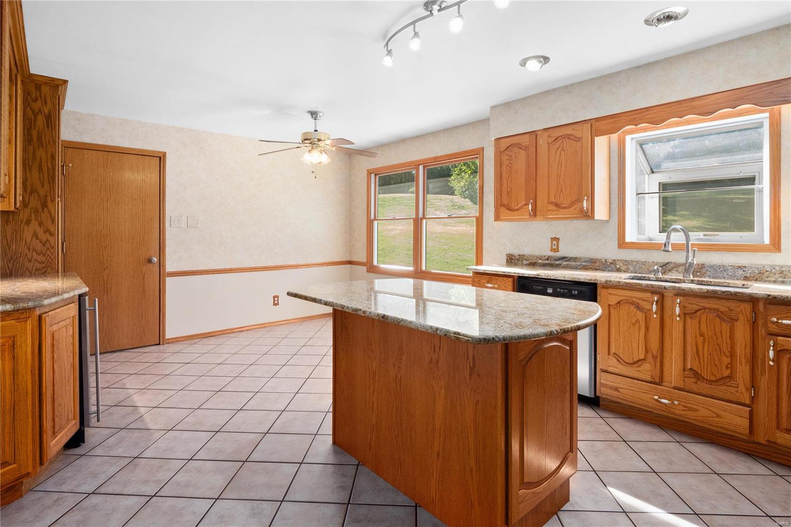 1964 Rieth Terrace Kirkwood, MO 63122 - Photo 9 of 30 Gallery Image 9