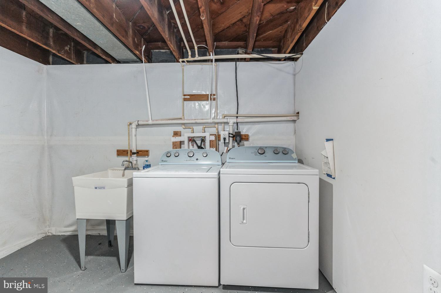 7016 Donna Circle Annandale, VA 22003 - Photo 24 of 30 a utility room with dryer and washer
