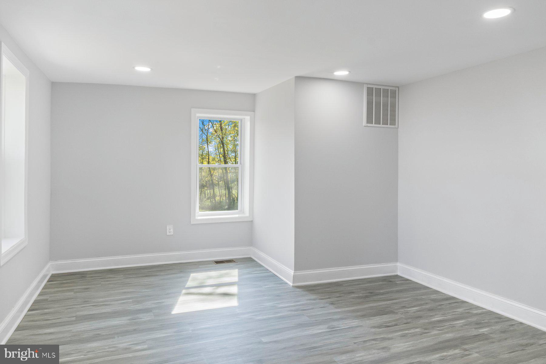 2090 Trevanion Road Taneytown, MD 21787 - Photo 6 of 44 Living Room