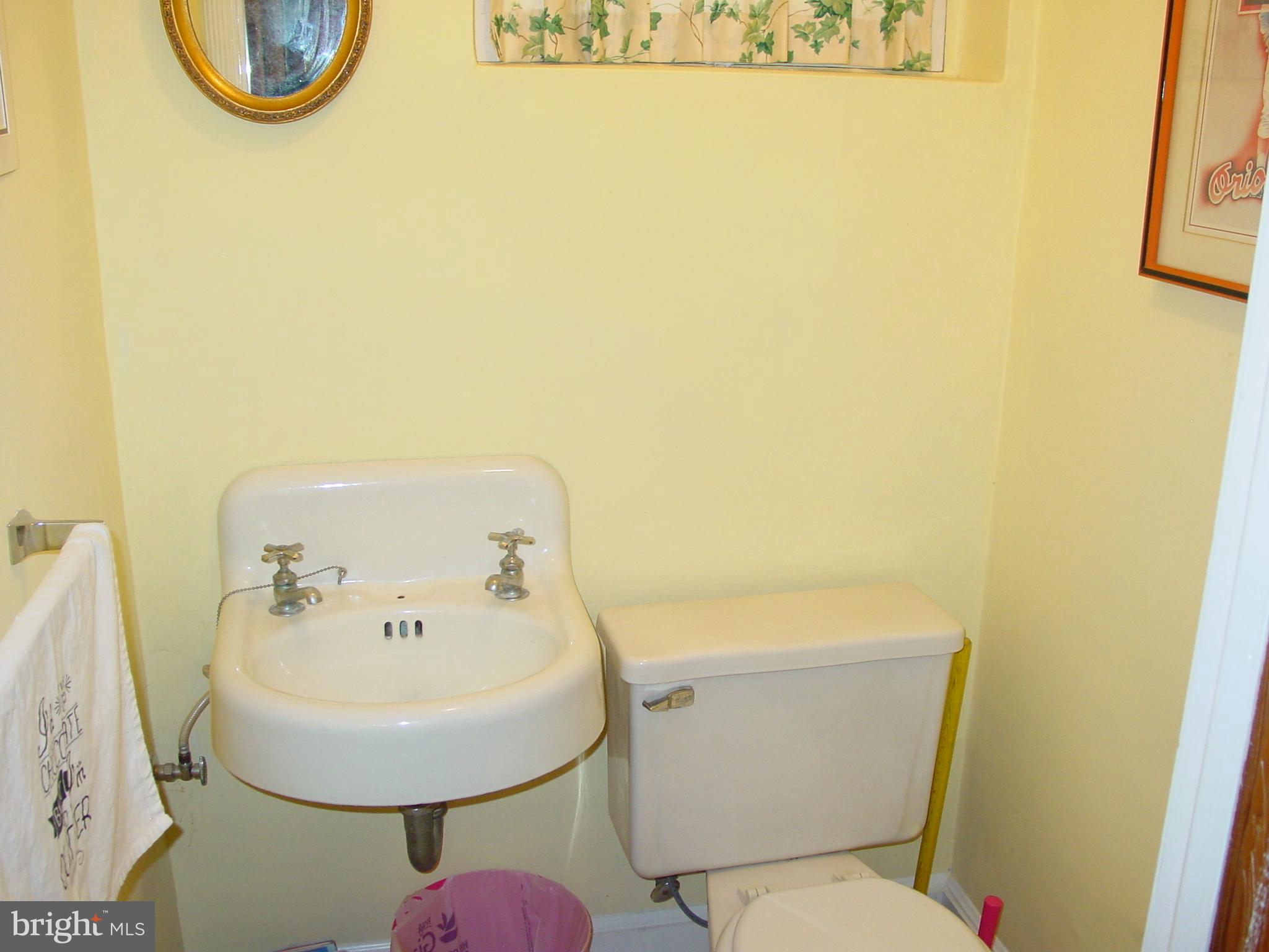 11 Dunkirk Road Baltimore, MD 21212 - Photo 19 of 30 Powder Room
