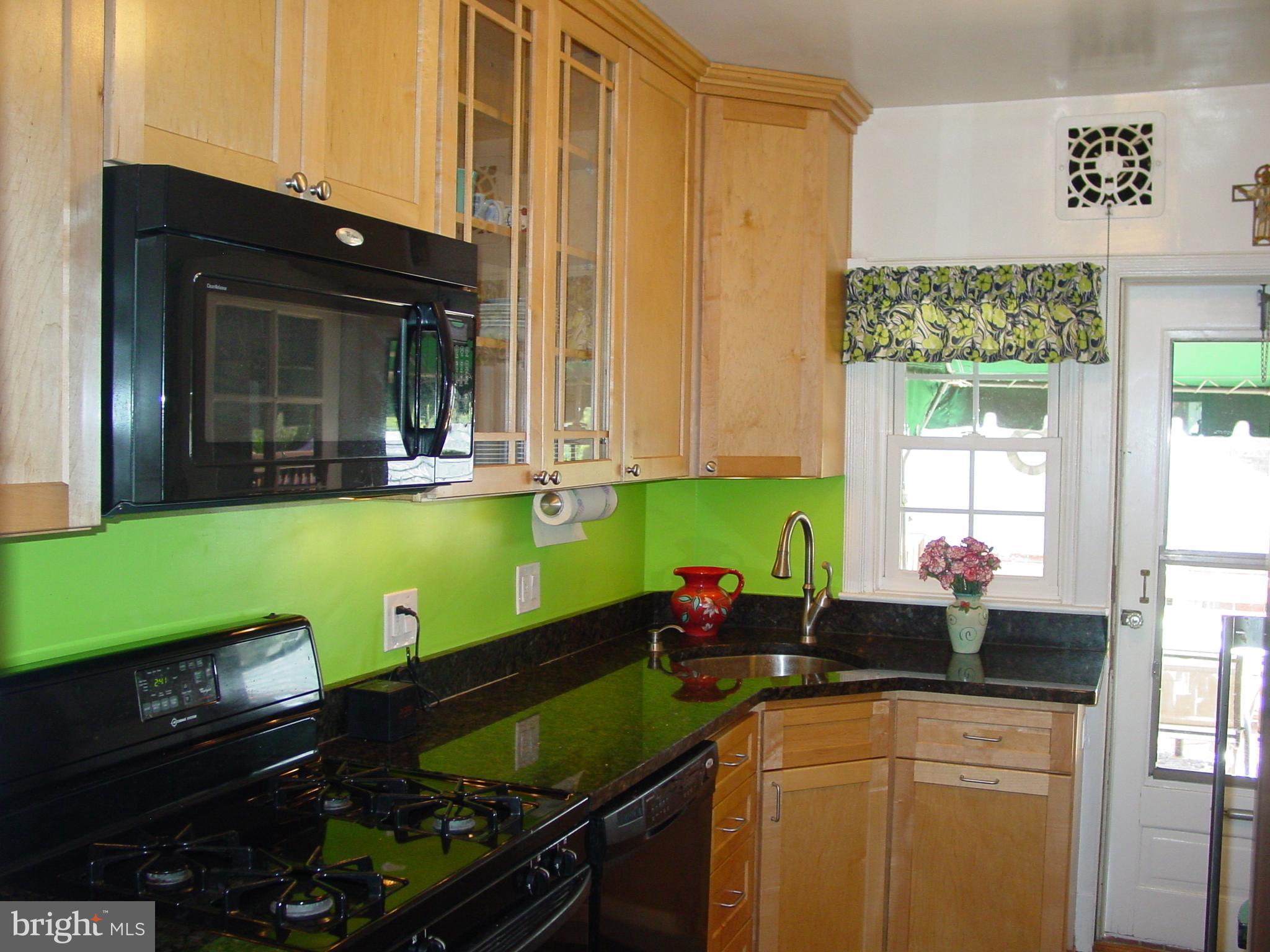 11 Dunkirk Road Baltimore, MD 21212 - Photo 8 of 30 Kitchen
