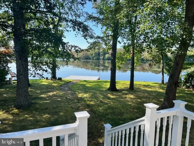 a view of an outdoor space