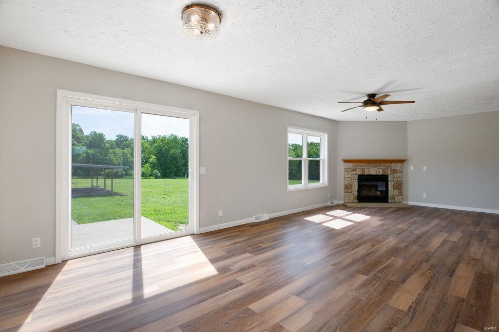 5706 G Road Waterloo, IL 62298 - Photo 13 of 34