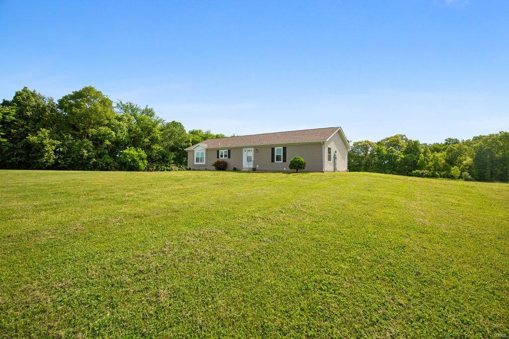 5706 G Road Waterloo, IL 62298 - Photo 2 of 34