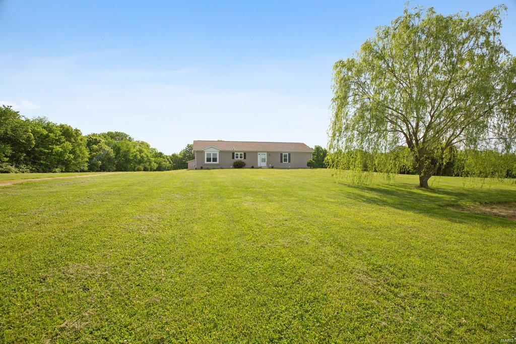 5706 G Road Waterloo, IL 62298 - Photo 3 of 34