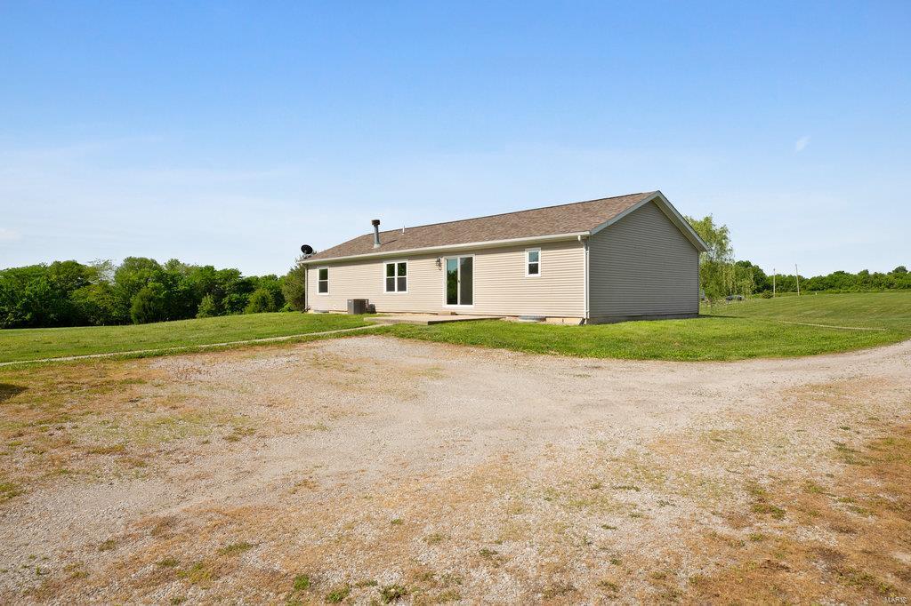 5706 G Road Waterloo, IL 62298 - Photo 31 of 34