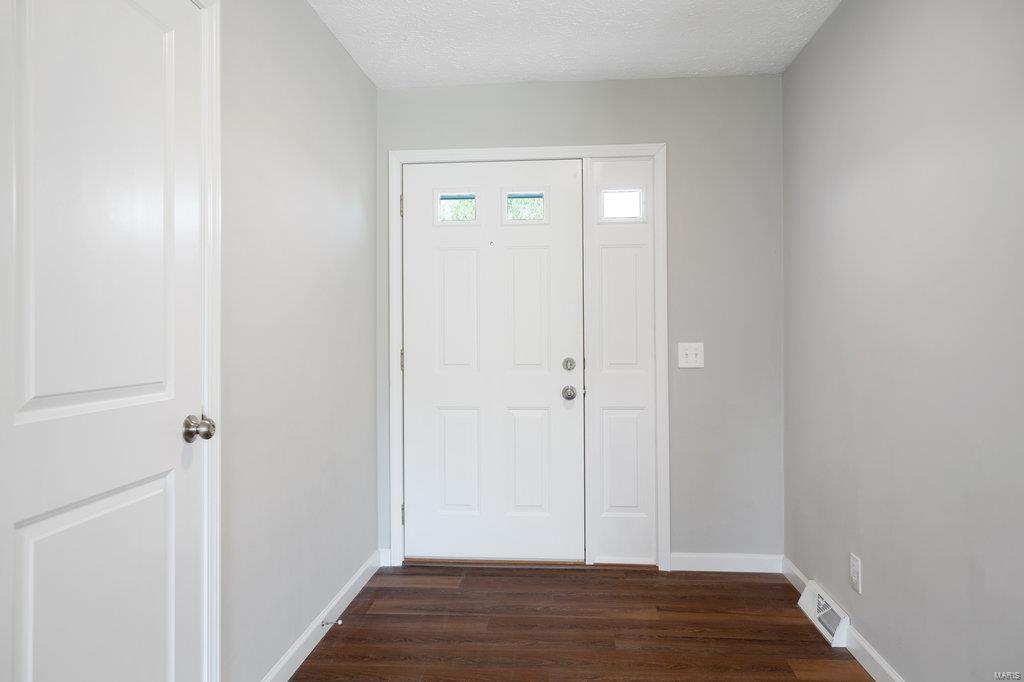 5706 G Road Waterloo, IL 62298 - Photo 8 of 34