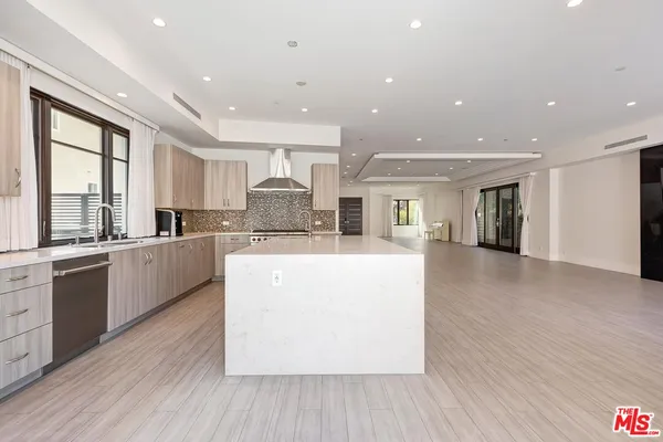 $24,500 | 312 South Palm Drive, Beverly Hills, CA 90212