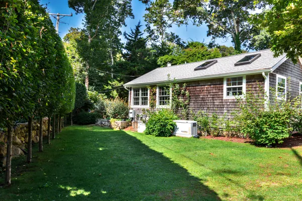 $1,200,000 | 31 N Road, Chilmark, MA 02535