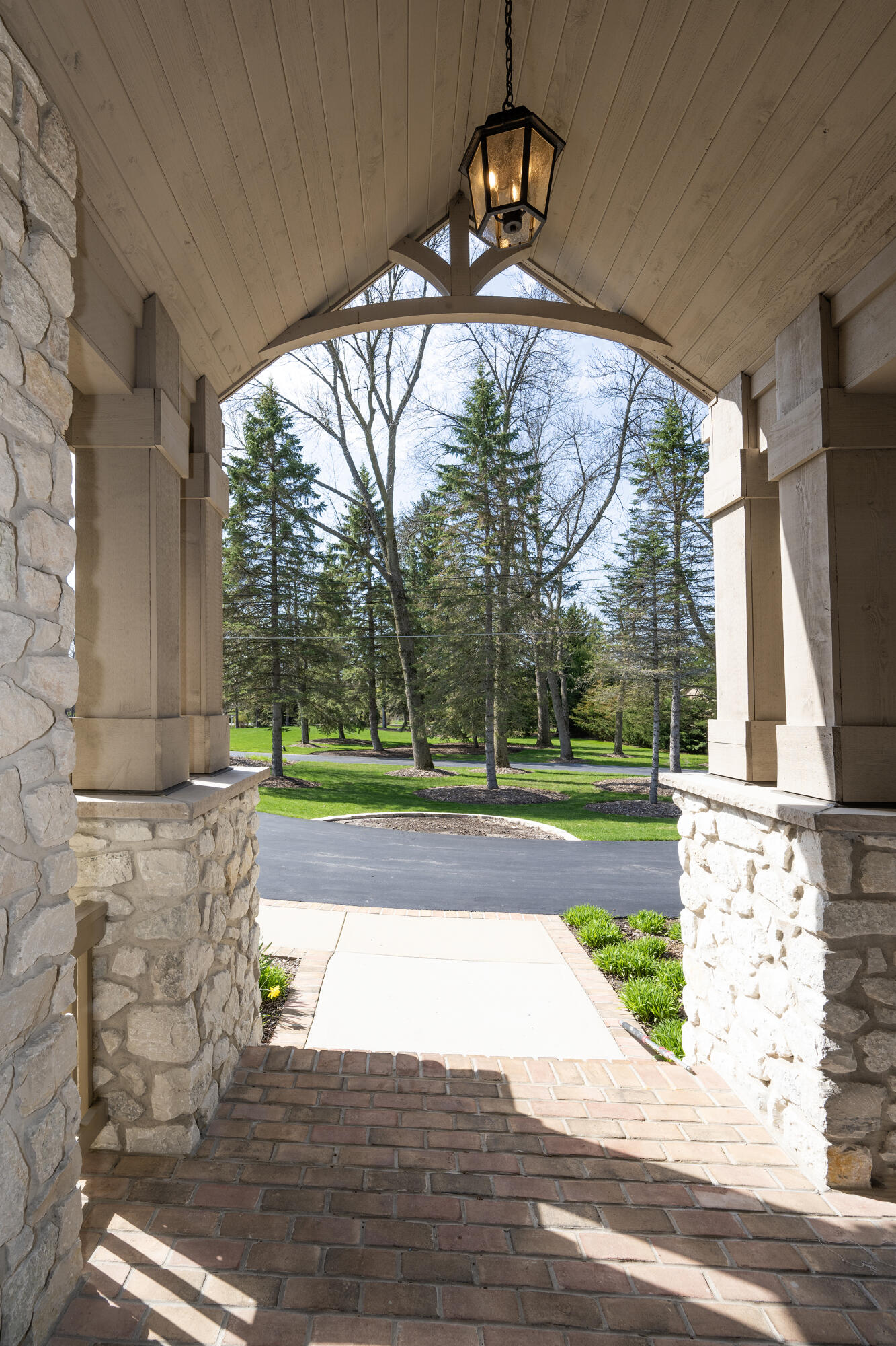 1512 West County Line Road Mequon, WI 53092 - Photo 17 of 69 Porch