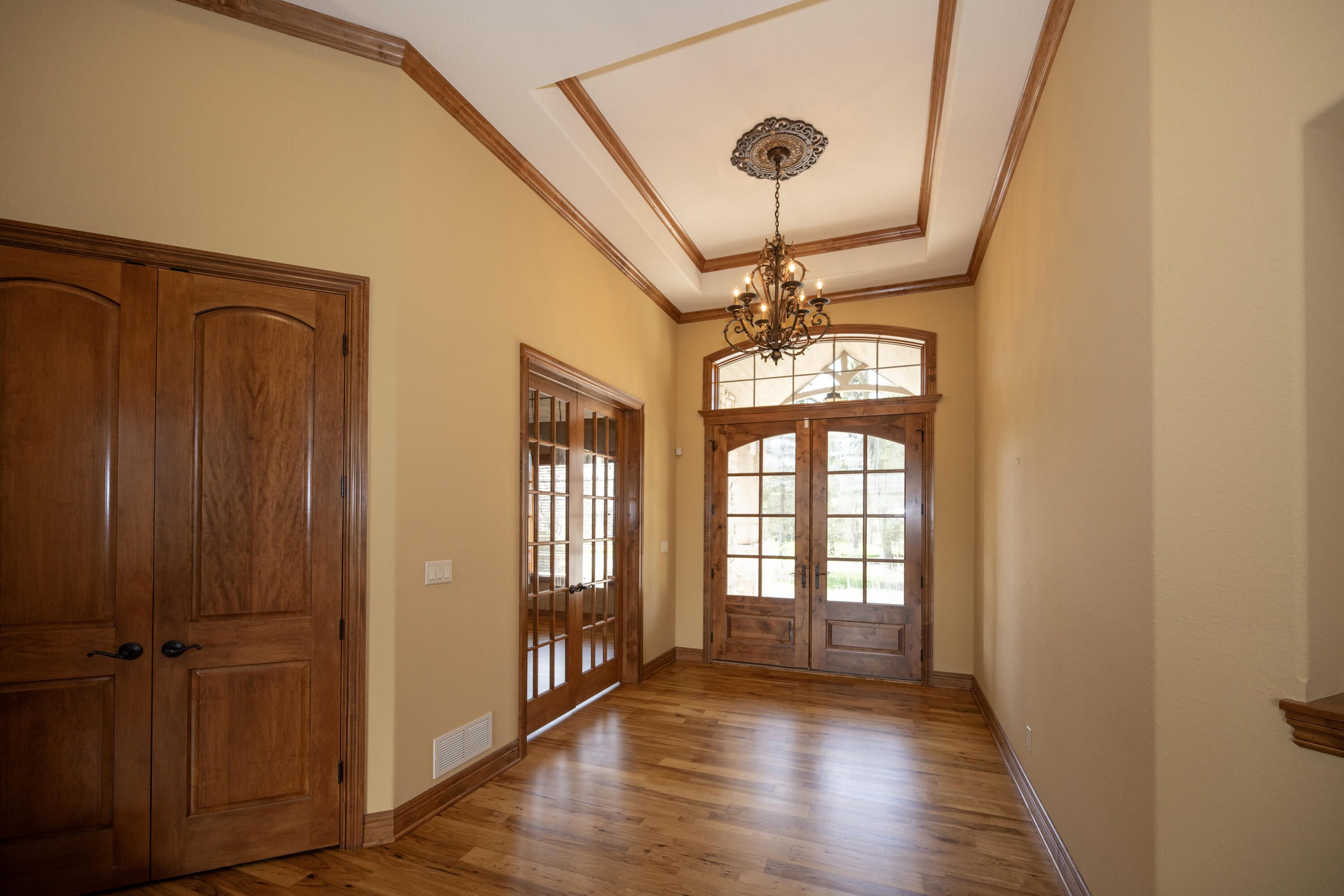 1512 West County Line Road Mequon, WI 53092 - Photo 18 of 69 Foyer_1