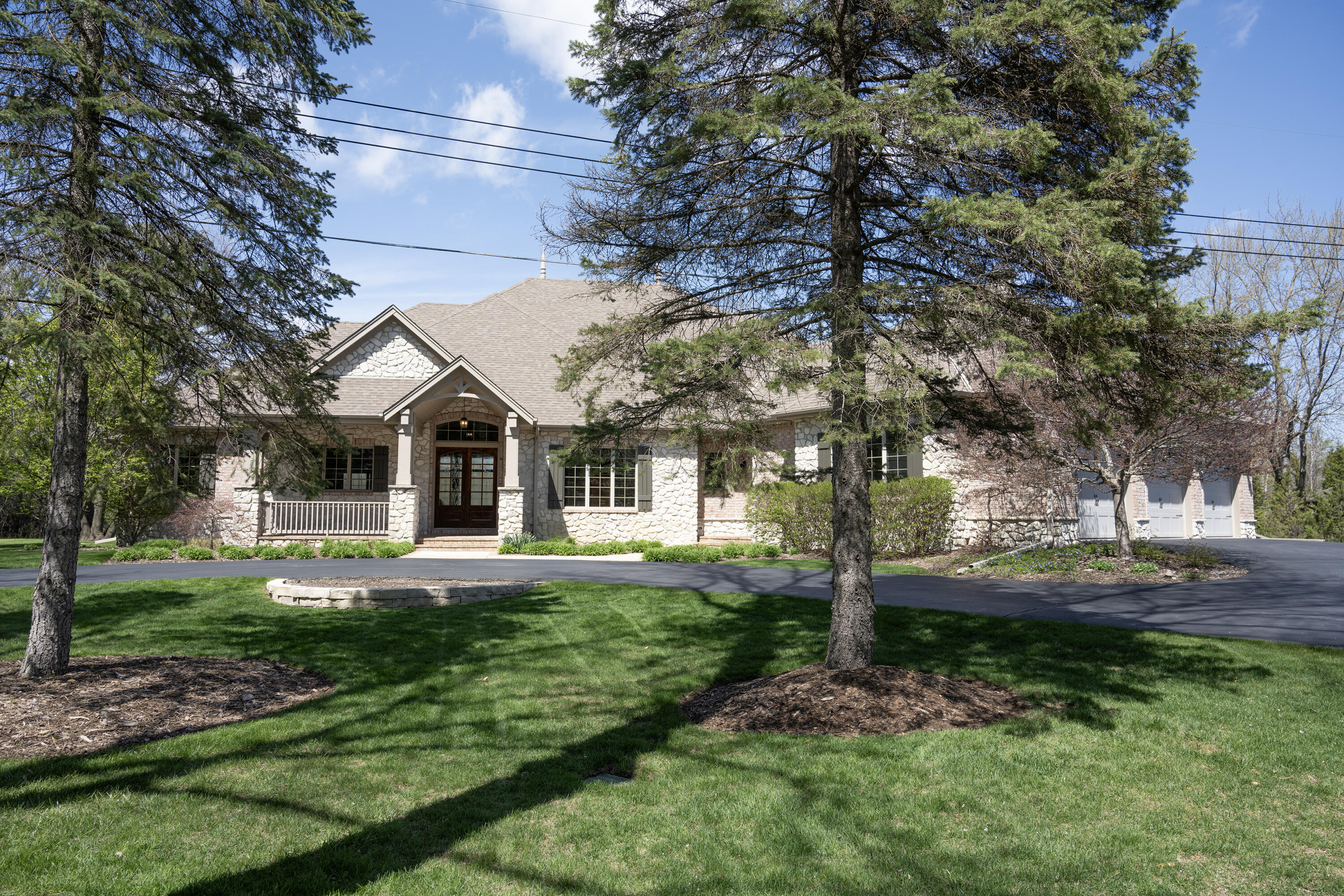 1512 West County Line Road Mequon, WI 53092 - Photo 2 of 69 Ext_10