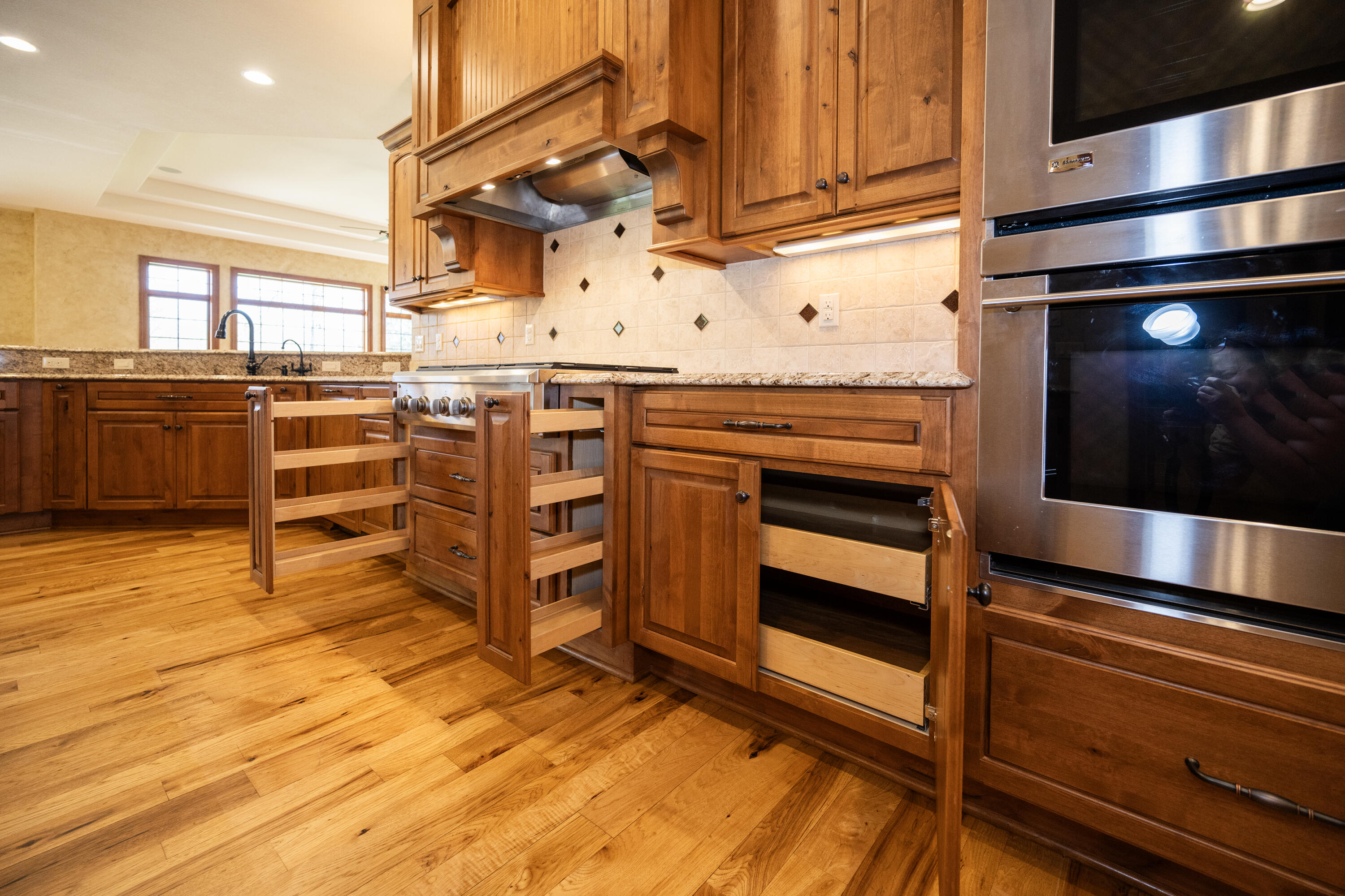 1512 West County Line Road Mequon, WI 53092 - Photo 29 of 69 Cab_2