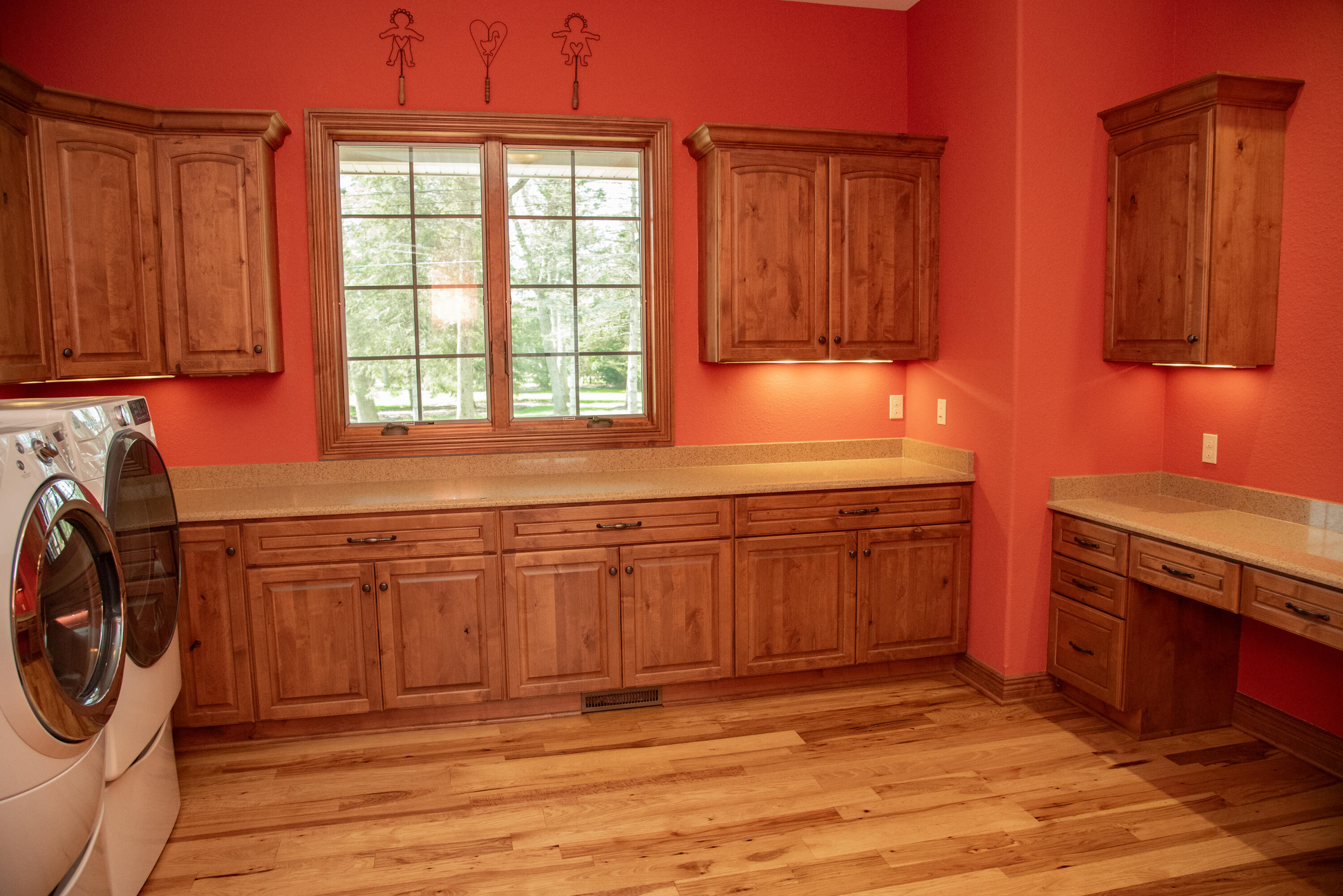 1512 West County Line Road Mequon, WI 53092 - Photo 41 of 69 Laundry_2