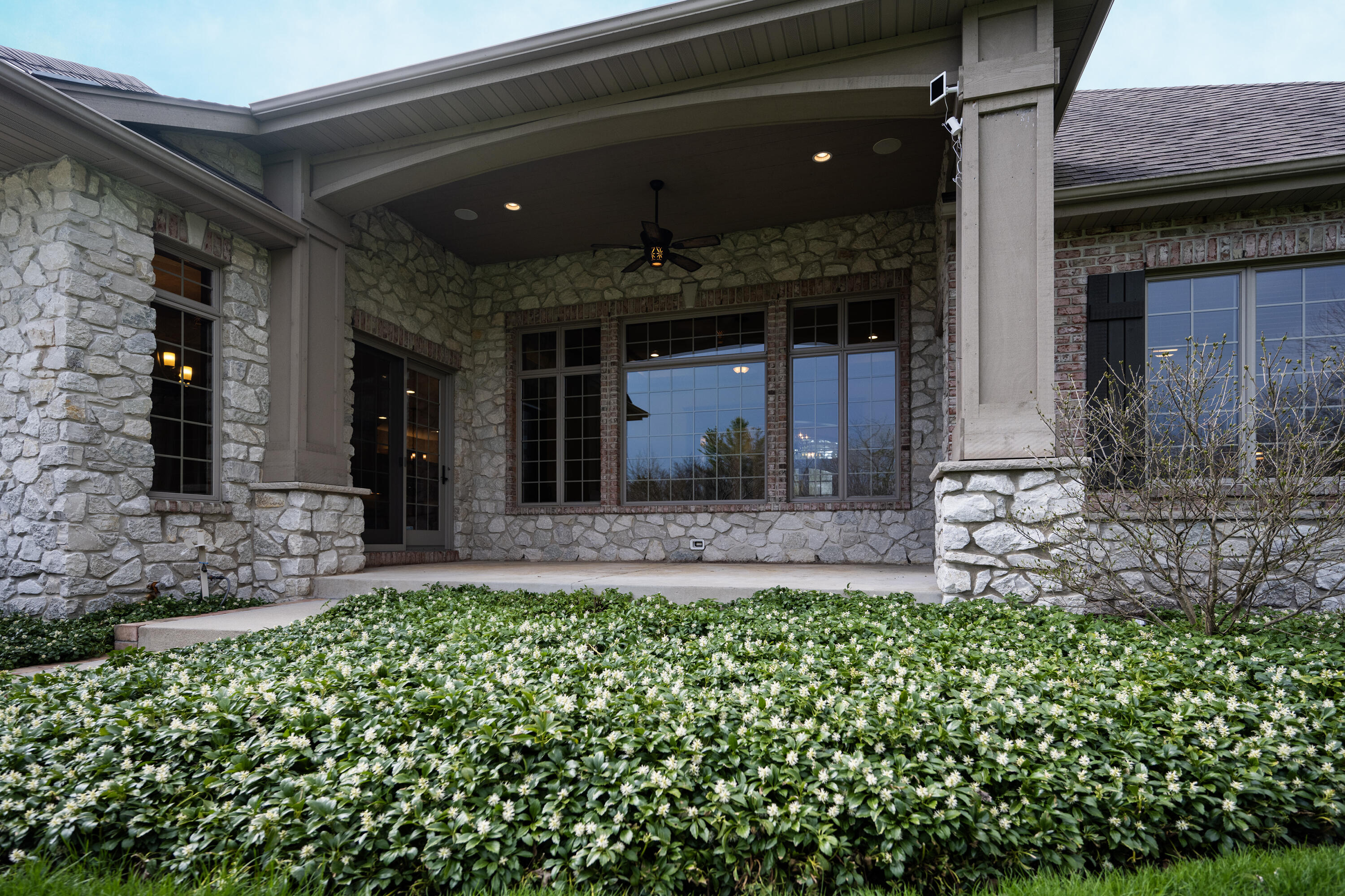 1512 West County Line Road Mequon, WI 53092 - Photo 7 of 69 Cov Porch_3