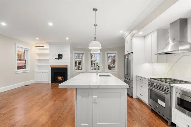 $795,000 | 144 Highland Avenue, Unit 1, Somerville, MA 02143