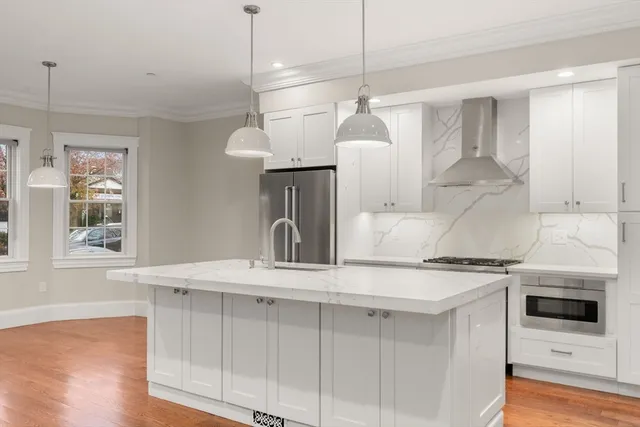 $795,000 | 144 Highland Avenue, Unit 1, Somerville, MA 02143