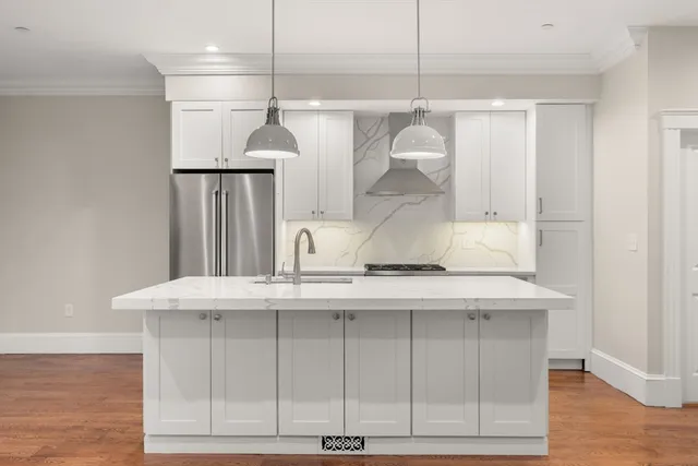 $795,000 | 144 Highland Avenue, Unit 1, Somerville, MA 02143