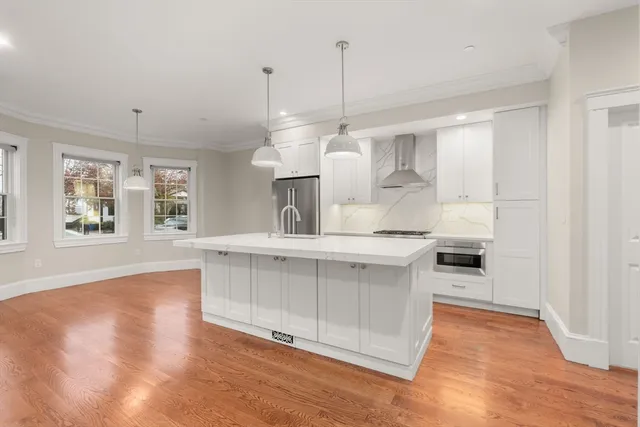 $795,000 | 144 Highland Avenue, Unit 1, Somerville, MA 02143