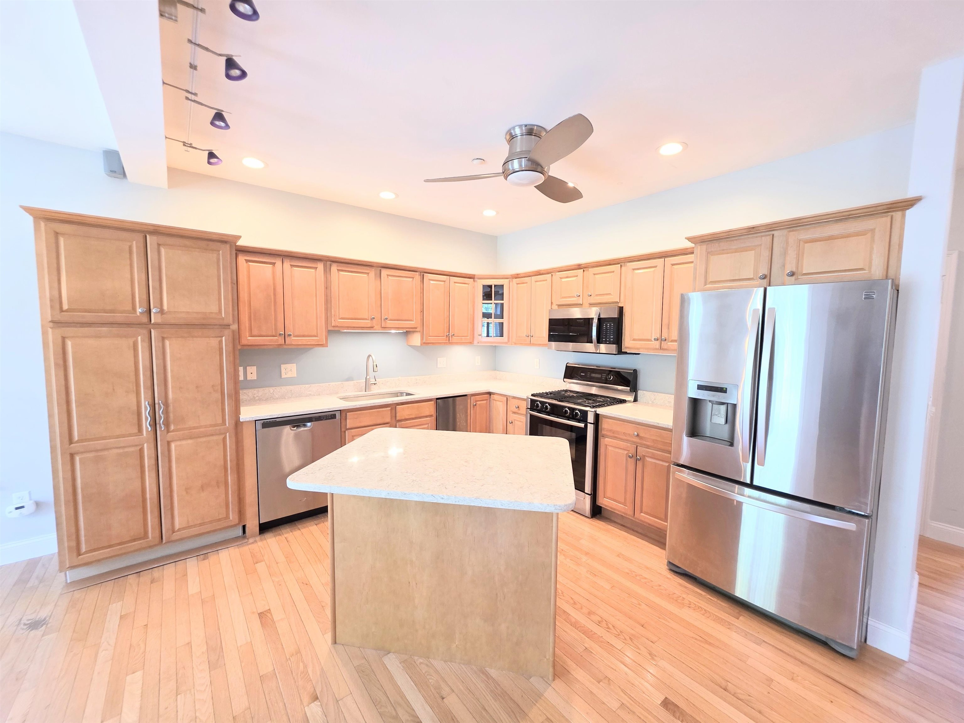 624 Main Street, Unit 6 Fremont, NH 03044 - Photo 6 of 33