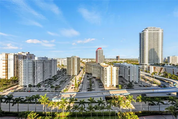 $4,000 | 1830 South Ocean Drive, Unit 1707, Hallandale Beach, FL 33009