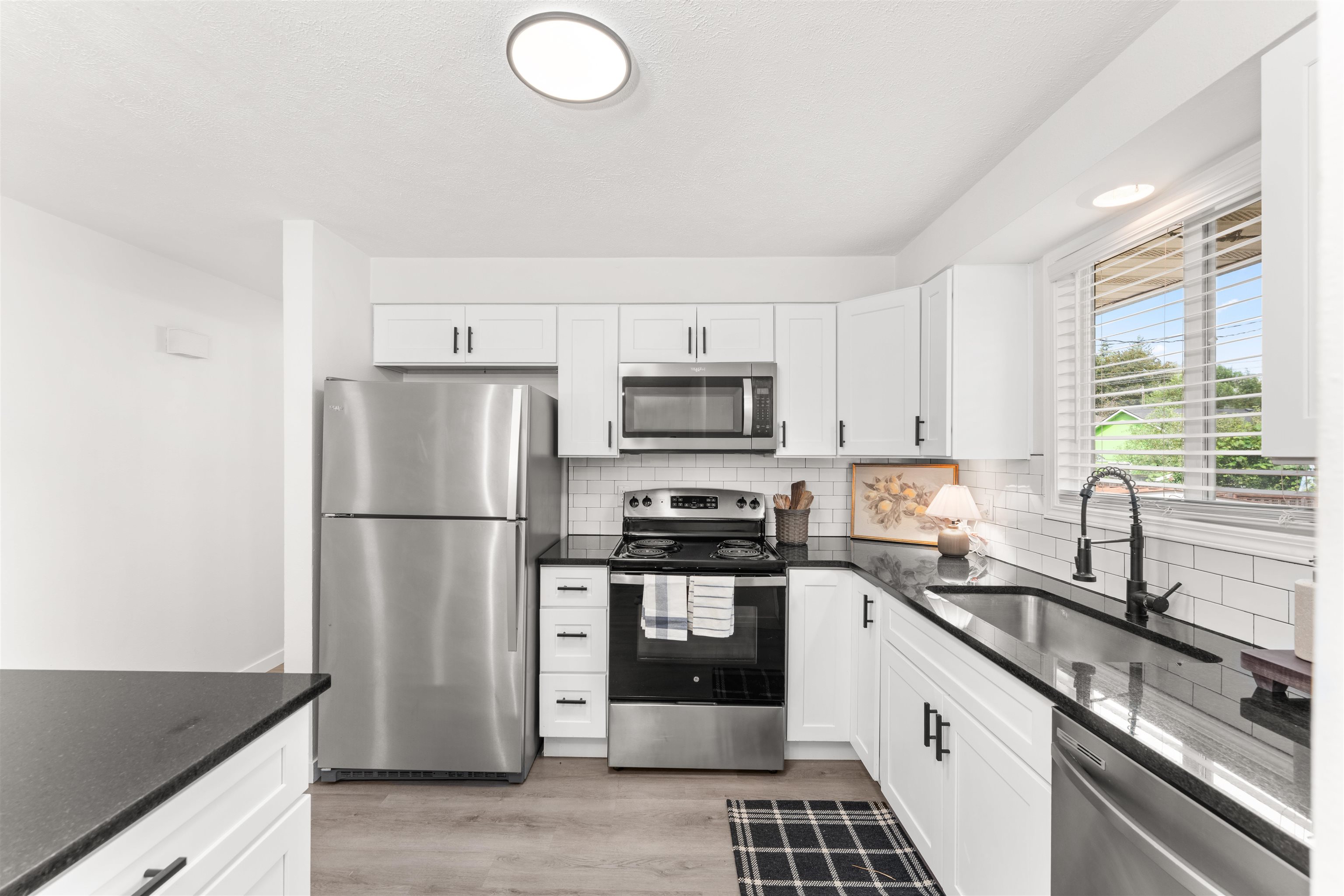 3817 East 7th Avenue Spokane, WA 99202 - Photo 3 of 37