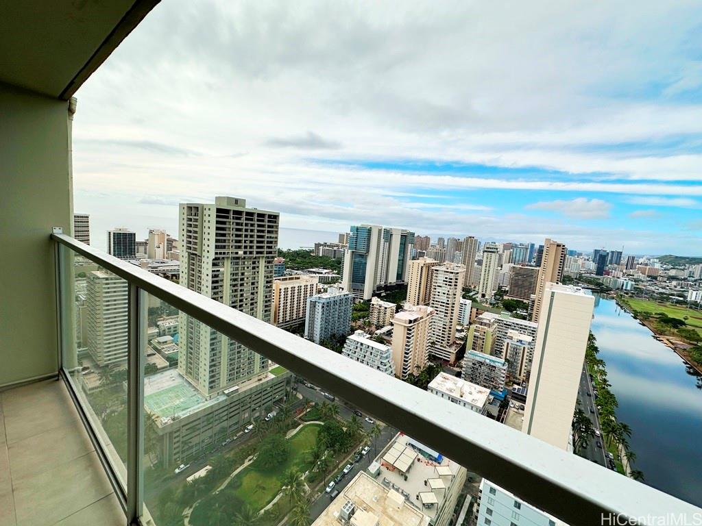 445 Seaside Avenue, Unit 4204 Honolulu, HI 96815 - Photo 1 of 22