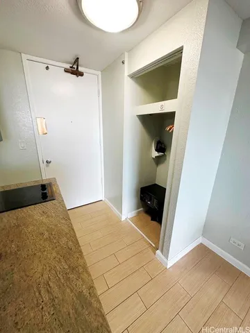 $1,950 | 445 Seaside Avenue, Unit 4204, Honolulu, HI 96815