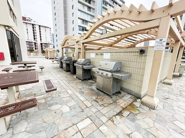 $1,950 | 445 Seaside Avenue, Unit 4204, Honolulu, HI 96815
