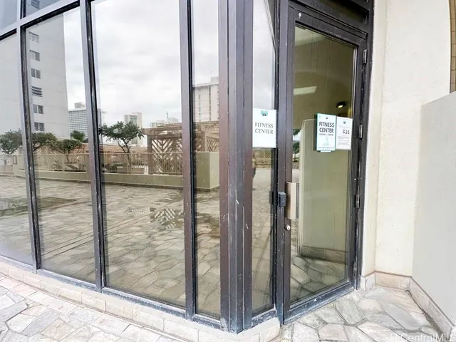 $1,950 | 445 Seaside Avenue, Unit 4204, Honolulu, HI 96815