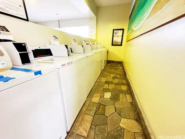 $1,950 | 445 Seaside Avenue, Unit 4204, Honolulu, HI 96815