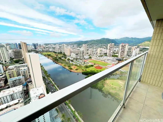 $1,950 | 445 Seaside Avenue, Unit 4204, Honolulu, HI 96815