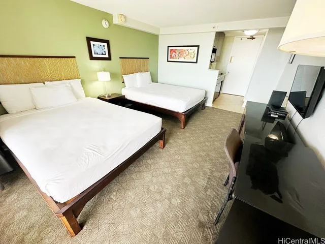 $1,950 | 445 Seaside Avenue, Unit 4204, Honolulu, HI 96815