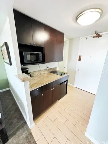 $1,950 | 445 Seaside Avenue, Unit 4204, Honolulu, HI 96815