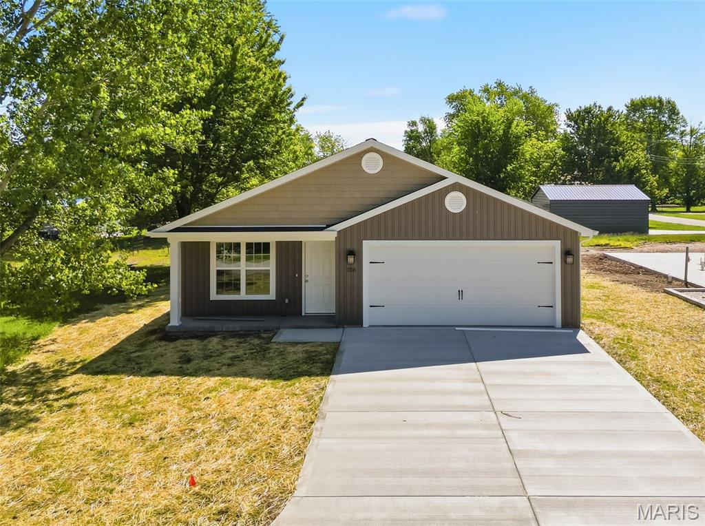 256 Walnut Street Hawk Point, MO 63349 - Photo 2 of 35