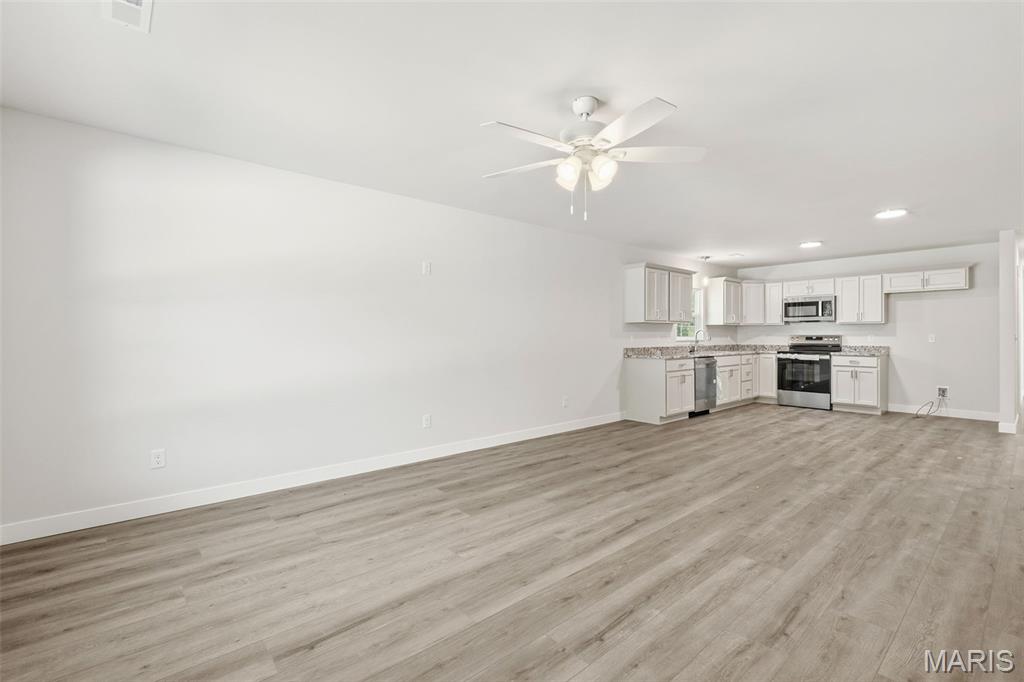 256 Walnut Street Hawk Point, MO 63349 - Photo 8 of 35