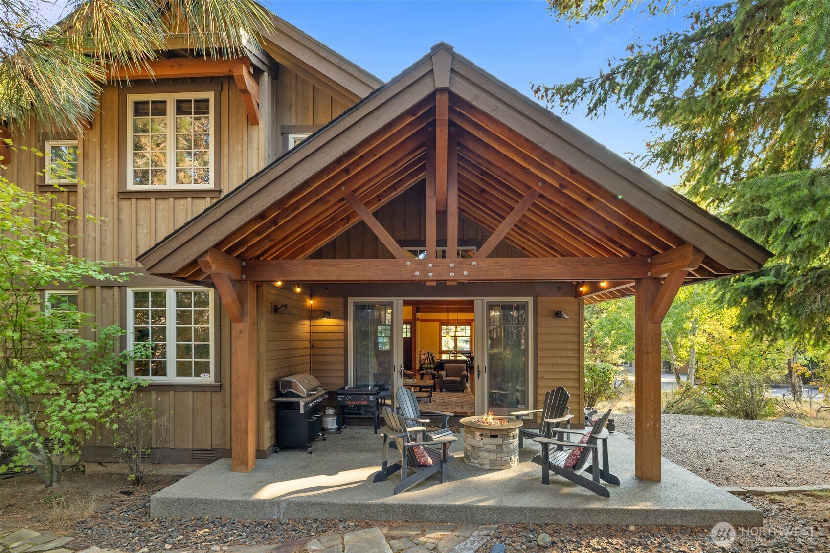 223 Cake Cle Elum, WA 98922 - Photo 13 of 33 a backyard of a house with table and chairs